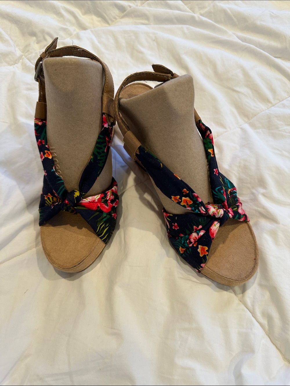 AEROSOLES Navy Floral Knot Wedge Sandals